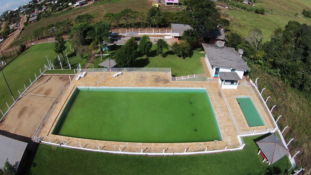Ir para  <p><big>Em meados da d&eacute;cada de 1980, alguns jovens se unem para juntos construir momentos de integra&ccedil;&atilde;o atrav&eacute;s do esporte e festas...